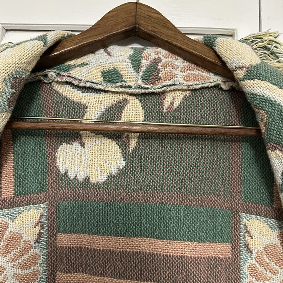 Vtg Tapestry Blanket Vest Floral Fringe Hand Made Boho Cottage Academia Size M-L - Picture 3 of 10